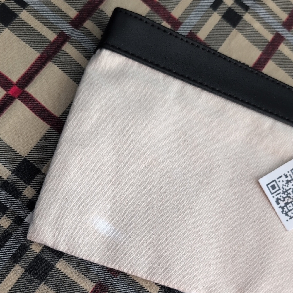 Yves Saint Laurent Beaute Makeup Pouch - Picture 5 of 11